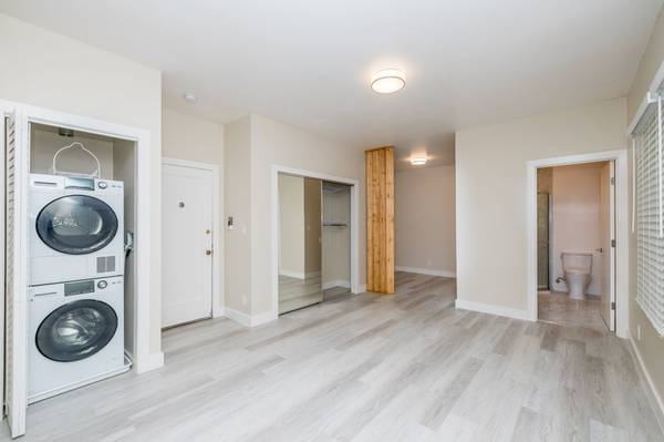 $2,295 / 432ft2 - Studio / Alameda / Vintage Beauty + Updated Kitchen /Schedule a Tour (alameda)63850007742849123
