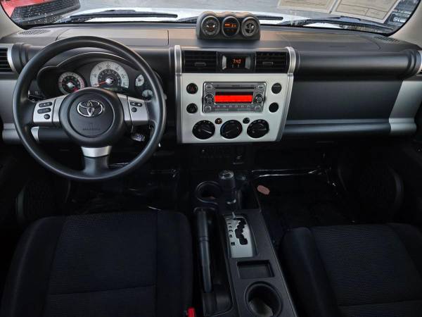 2013 Toyota FJ Cruiser Base - Photo 13