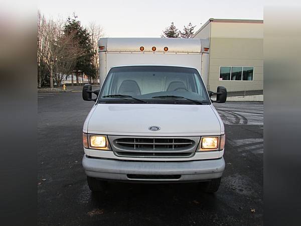 2000 Ford Econoline E350 14 Foot BoxTruck Only 116k Miles FINANCING AV - $7995.0063475158926467121