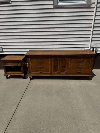 Solid Maple Household Wooden Dresser And Nightstand Bedroom Set 1