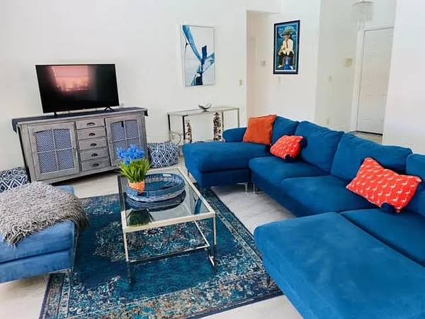 $3,500 / 3br - 1800ft2 - Beautifully furnished home with pool, spa, great view, close Downtown (Palm Springs)63686192268801123
