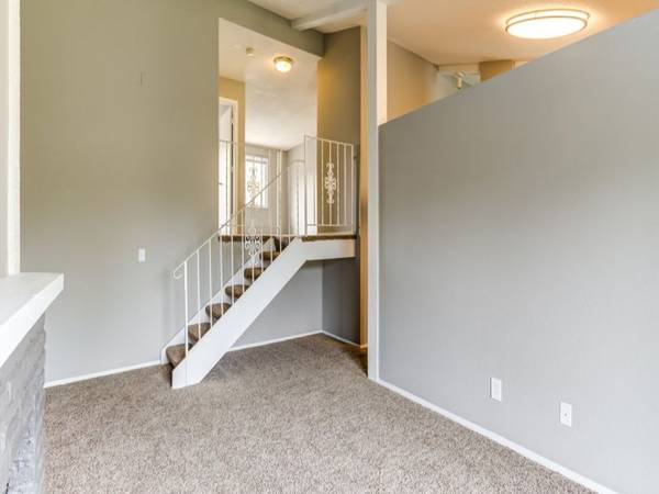 $1,410 / 1hab - 765ft2 - Aire acondicionado, estacionamiento cubierto, mantenimiento en el lugar (14030 Chestnut Dr, Eden Prairie, MN)63666930718339121