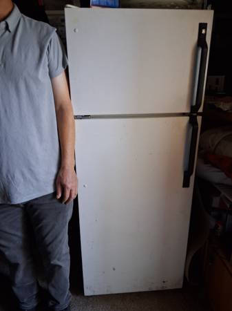 Short refrigerator 1