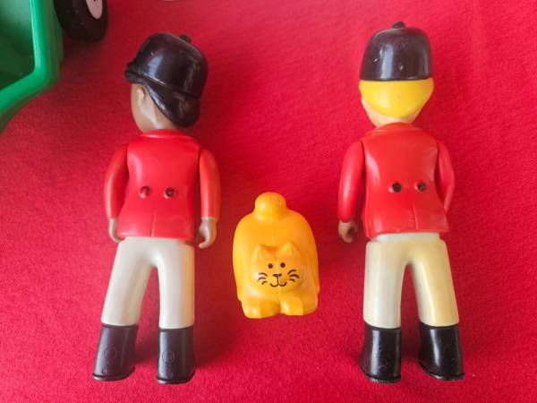 Casa de muñecas Little Tikes vintage de los años 80, establo de caballos - $150 (Tacoma)63439448866689122