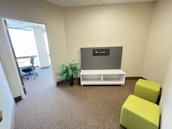 $1,200 2 Suite de oficinas en Bedford. ¡30 % DE DESCUENTO (1600 Airport Fwy, Suite 300)63796577990273122