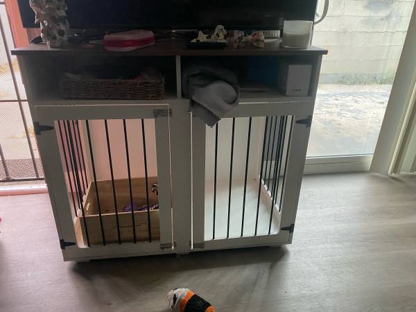 Dog crate/dog house (Covina)63870036884481120