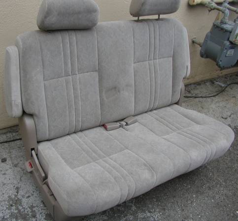 Center Bench Seat from 2001 Toyota Sienna 1