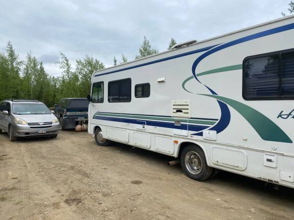 2000 Hurricane motorhome 1