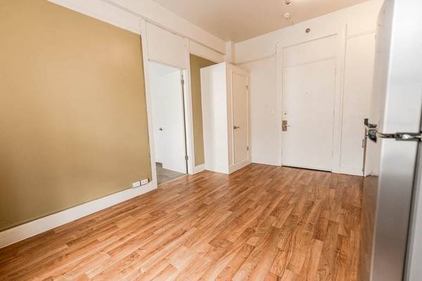 $1,299 / 255ft2 - Flexible Monthly Payments with Flex Rent, Night Patrol, Pet Friendly (Seattle)63659499625601121