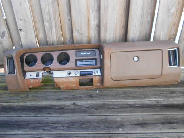 Pontiac Dash 1