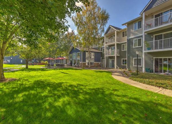 $1,603 / 2br - 712ft2 - Reserved Covered Parking, BBQ and community garden area, Elevator (9001 NE 54TH ST, Vancouver, WA)63831396439939121