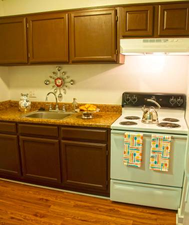 $1,340 / 1br - 850ft2 - Call The Palms your new home!! (311 Royal Palm)64015945553794121