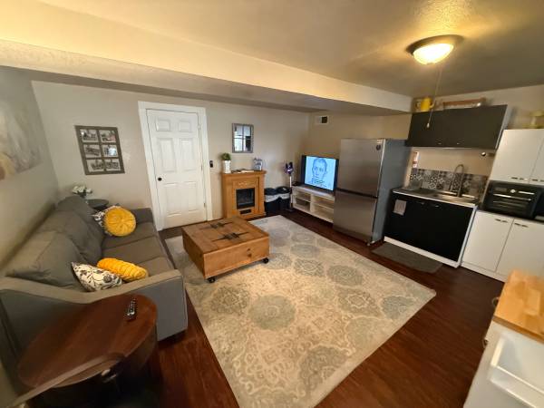 $1,950 / 2br - Furnished 2 bed 1 ba basement apartment for rent with kitchenette (Jackson)63952108102787124