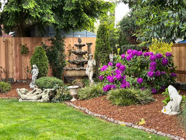 $899 / 1br - Furnished or Unfurnished Room in LGBTQ+ Friendly Home (Southwest Seattle / Whitecenter)63934287444226121