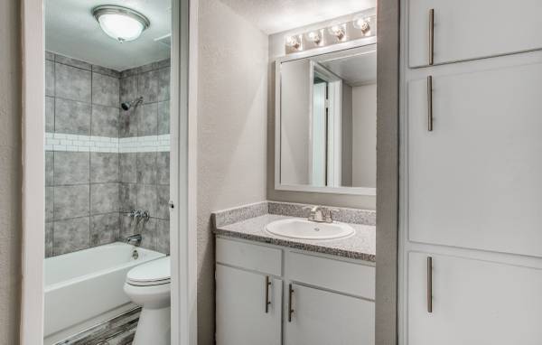 $760 / 1br - 725ft2 - $760 / 1br - 725ft263843414631169124