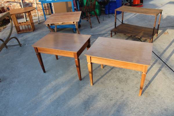 2 end side accent tables can deliver 1