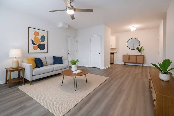 $1,650 / 3br - Nivel de entrada en Meadows of Graham64027439874051124