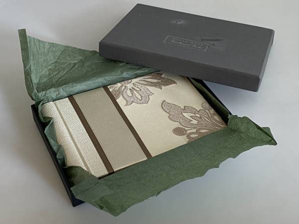 MOLLY WEST Handbound Brag Book/Photo Album - NIB 1