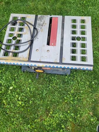 Table saw. Ryobi 1