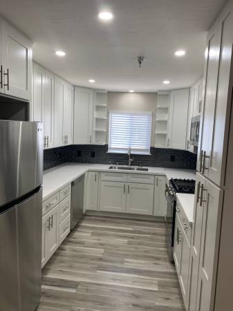 1 bed, 1 bath River Ridge apartment on 2nd floor!!! 1