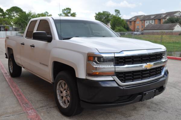 2019 Chevrolet Silverado - Photo 3