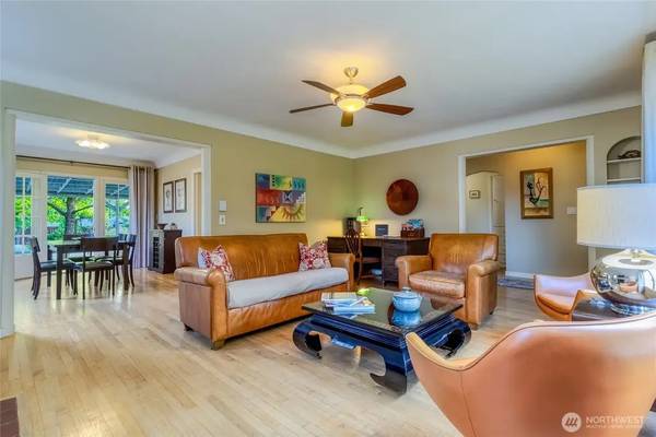$565 / 4br - 2524ft2 - Beautiful Cottage on Pioneer Park (Walla Walla)63924683025154121