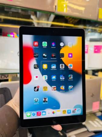 IPad 9th Generation (256GB) Available With warranty 1