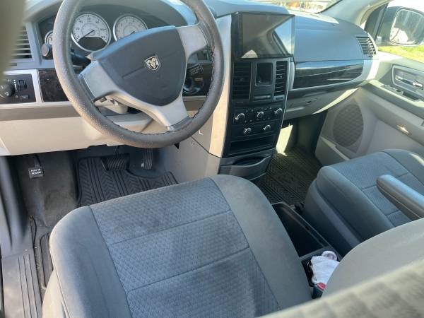 2010 dodge gran caravan stx for sale - $3,000 (kendall)63479792063105124