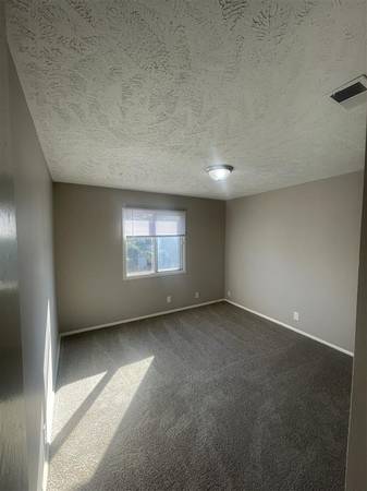 $1,100 / 2br - 1026ft2 - Spacious 2-Bedroom | Pool Access | Pet-Friendly (10905 North Mill Court, Omaha, NE)63681713983107124
