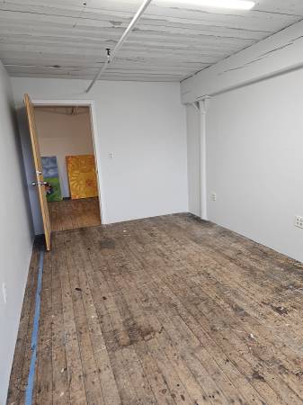 $290 / 300ft2 - Priced out of Artist Space? (Lawrence)63996548716930121