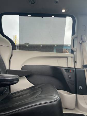 2020 Chrysler Pacifica fully loaded - $17,800 (hayward / castro valley)63442321826049124