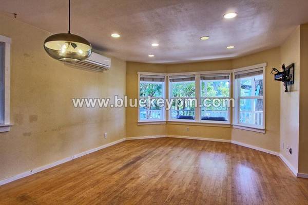 $2,495 / 3br - 1250ft2 - 3 Bedrooms, 1.5 Bathrooms 2 Story Home with Front Sitting Porch63999454696066123