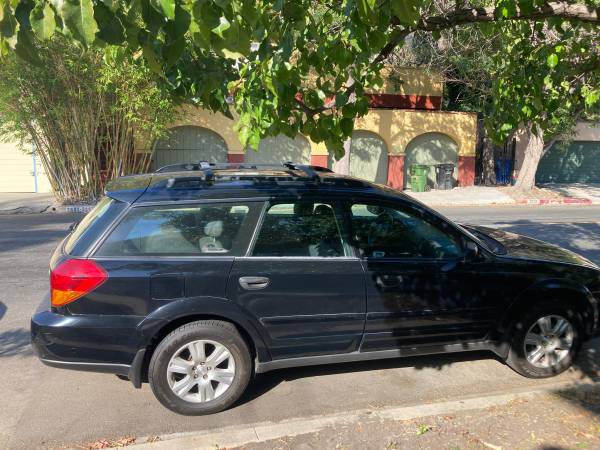 2005 SUBARU OUTBACK WAGON 2.5i 4-Cilindros - $4,000 (Los Ángeles)63469917936897124