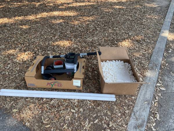 Free Fluorescent Lights, door pull up bar, plant pots, mail peanuts 1