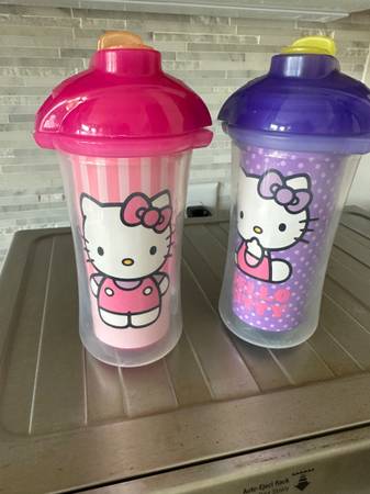 2 HelloKitty Munchkin Brand insulated straw cups 1