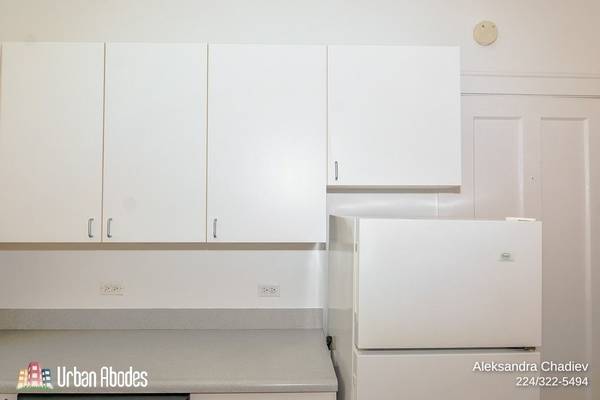 $1,295 / 400ft2 - Centrally Located Studio, 1 Bath in Lakeview, Available: 10/1/2025 (Lakeview)63899123070979124