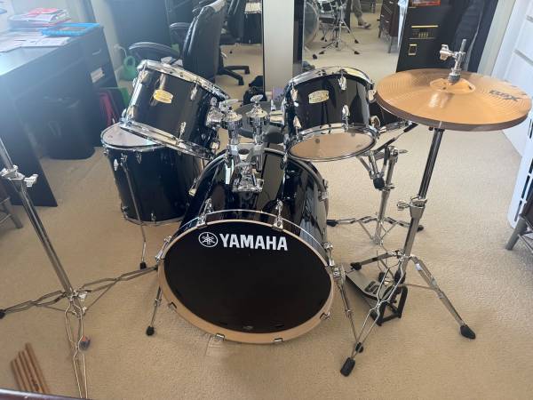 Yamaha Drums . 1