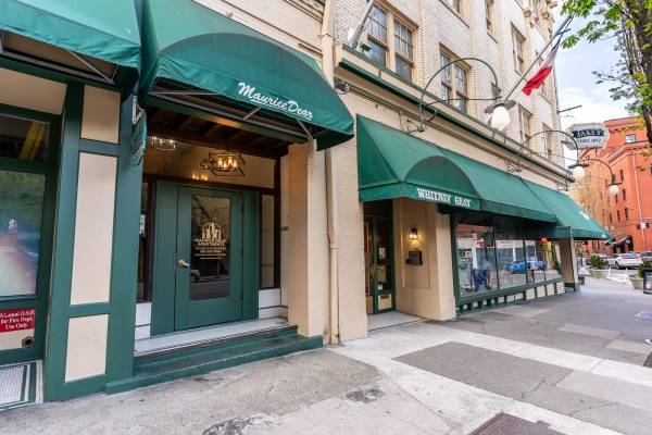 $1,325 / 625ft2 - Hardwood Floors, Elevator, On-Site Management (411 SW 12th Ave, Portland, OR)63914737703170120
