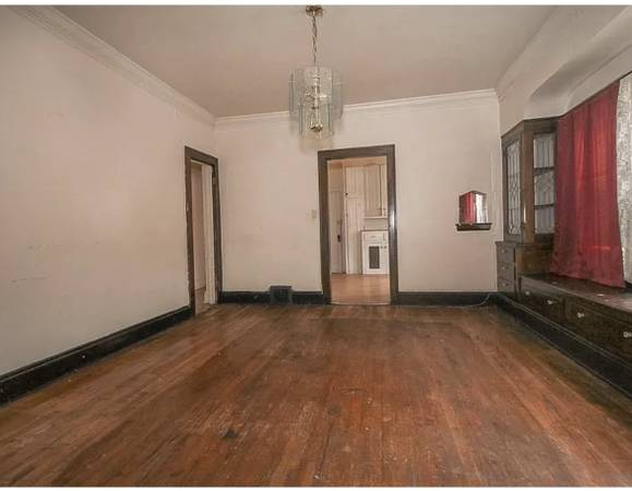 $1,100 / 3br - 3 bedroom, Downstairs unit of a Duplex (Cleveland)63939131304963124
