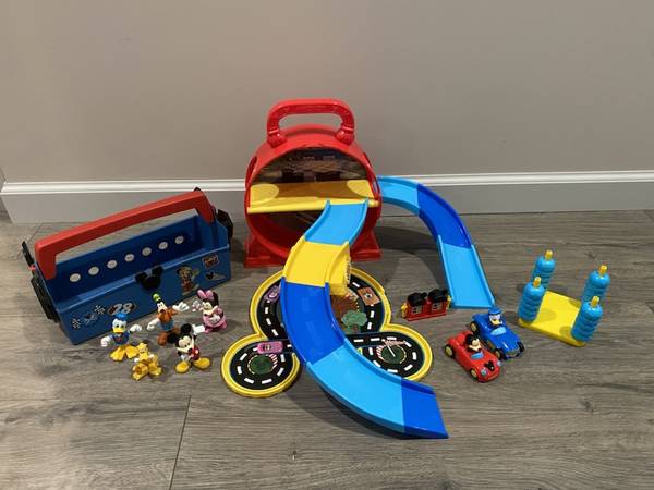 MICKEY MOUSE RACE TRACK with EXTRAS ~ FIGURES 1