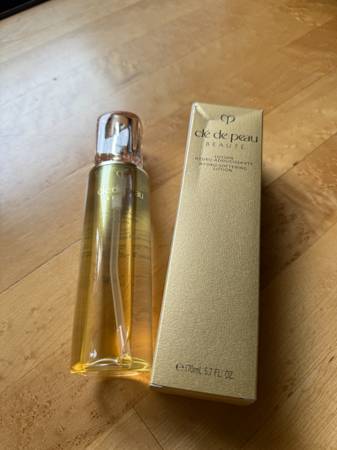 cle de peau hydro softening lotion 1