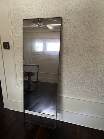 Lululemon Smart Mirror 1