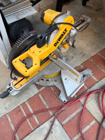 Dewalt Mitre Saw 1