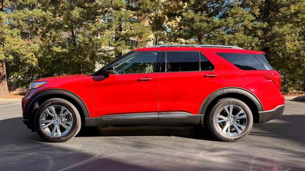 2020 Ford Explorer Platinum, perfect condition 1