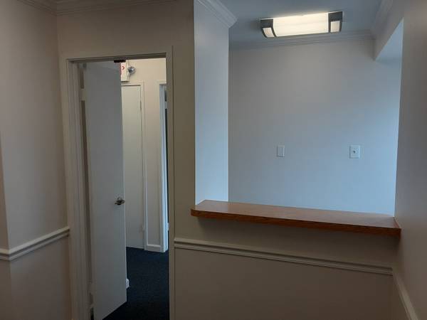 $1,200 Herndon Office For Lease - $1,200 (Herndon)63896395357571124