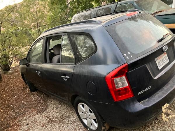 2007 Kia Rondo - $2,50063615899929731122