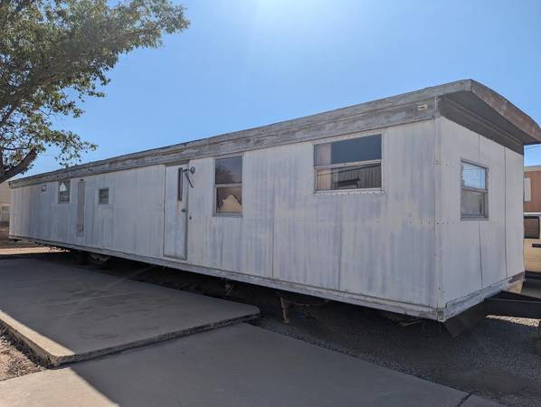 MOBILE HOME-NEEDS WORK 1