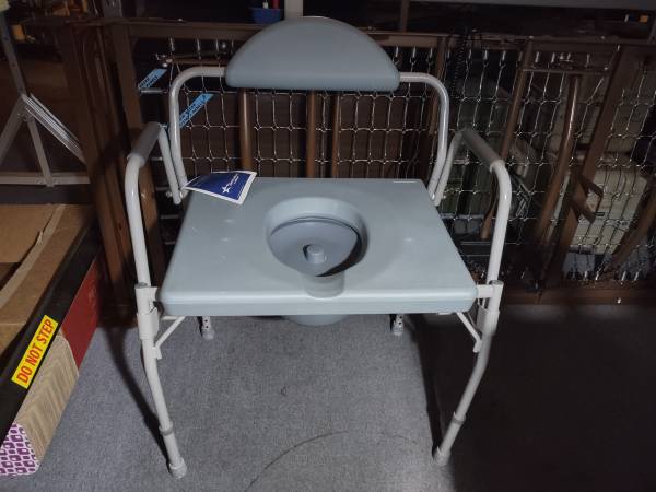Drive Bariatric Drop Arm Bedside Commode Chair 1