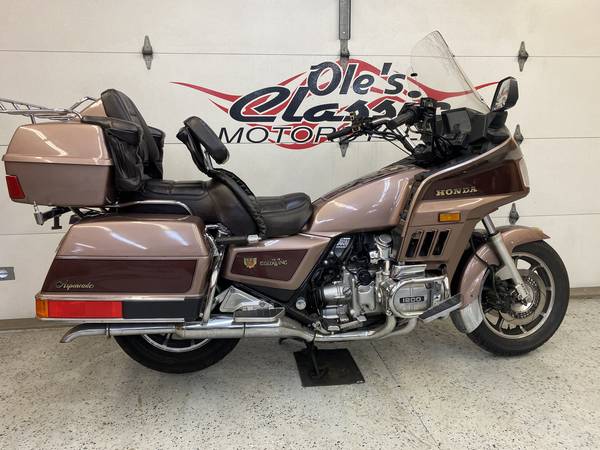 1986 Honda GL1200 Goldwing Aspencade- Excellent condition-low miles