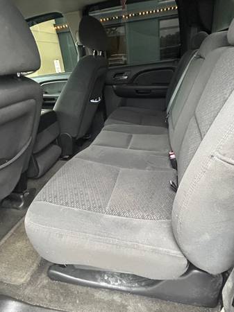 Chevy avalanche - $8,000 (Chicago)63616820464771124